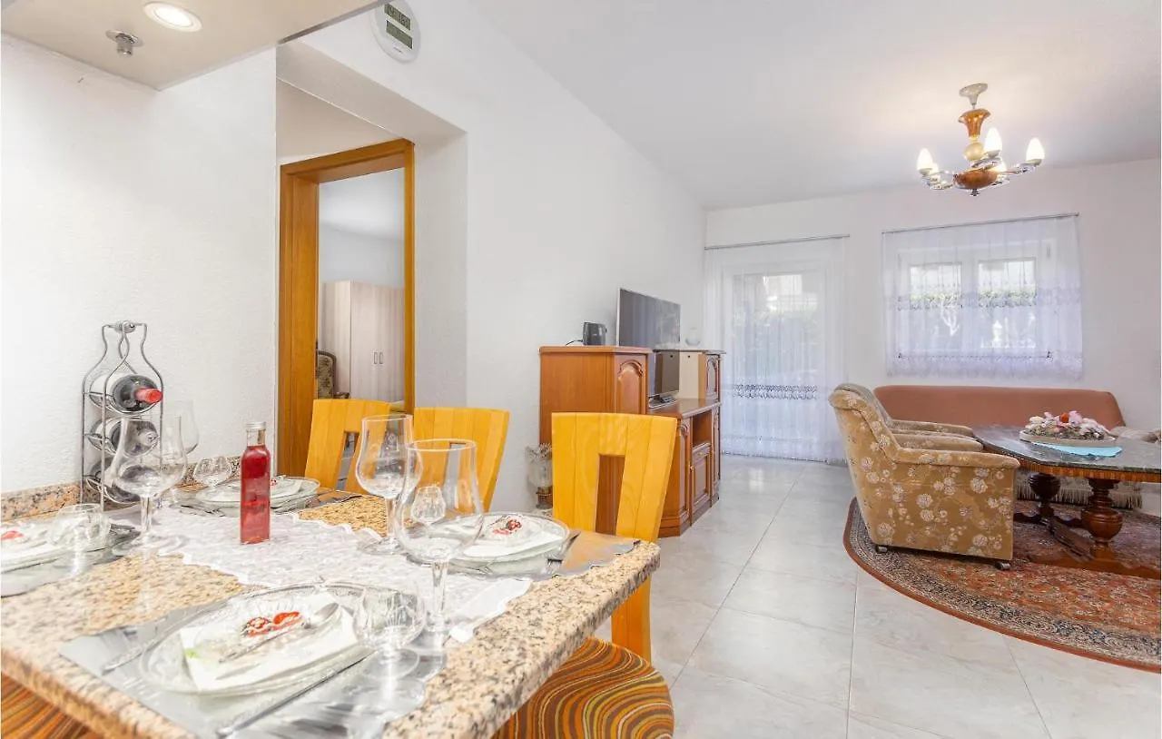 Gorgeous Apartment In Rijeka With Jacuzzi